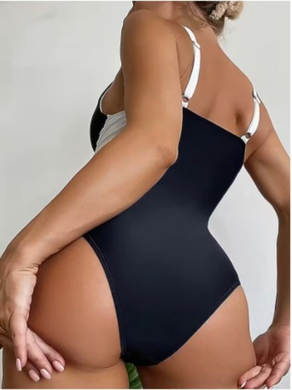 Black & White Optical Illusion Swimsuit Size L NEW - Picture 3 of 4